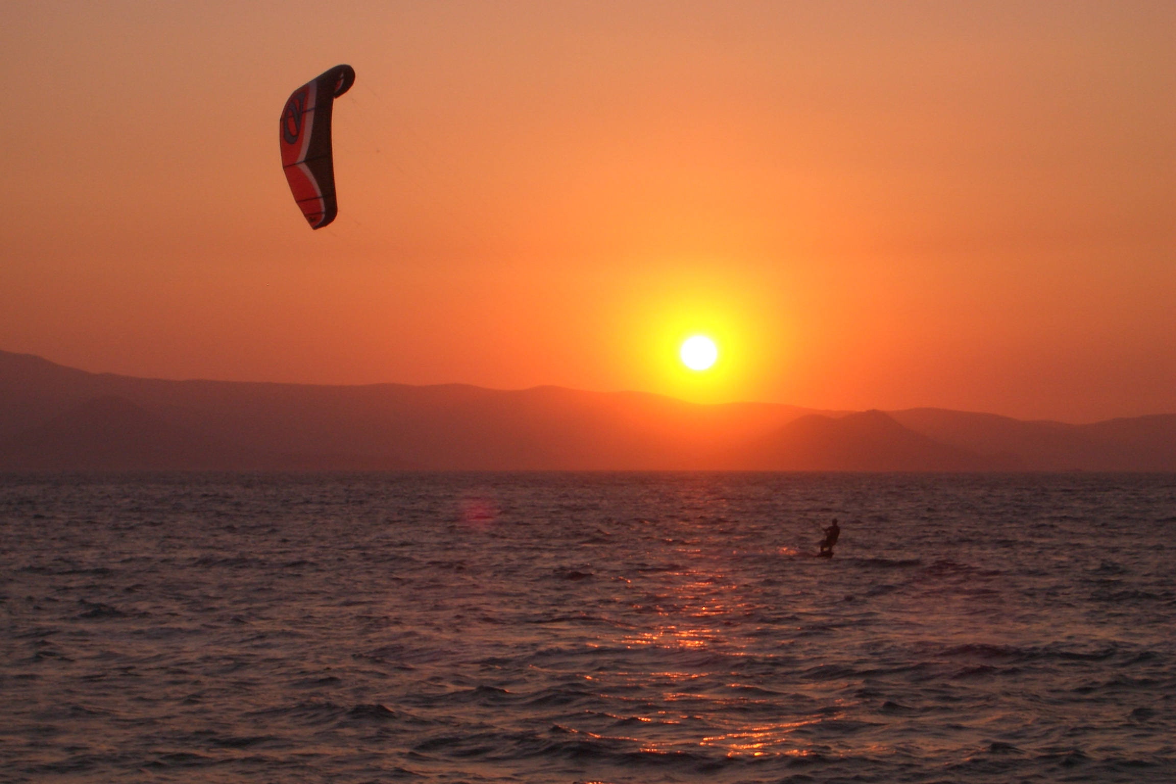 Il kite al centro del sole