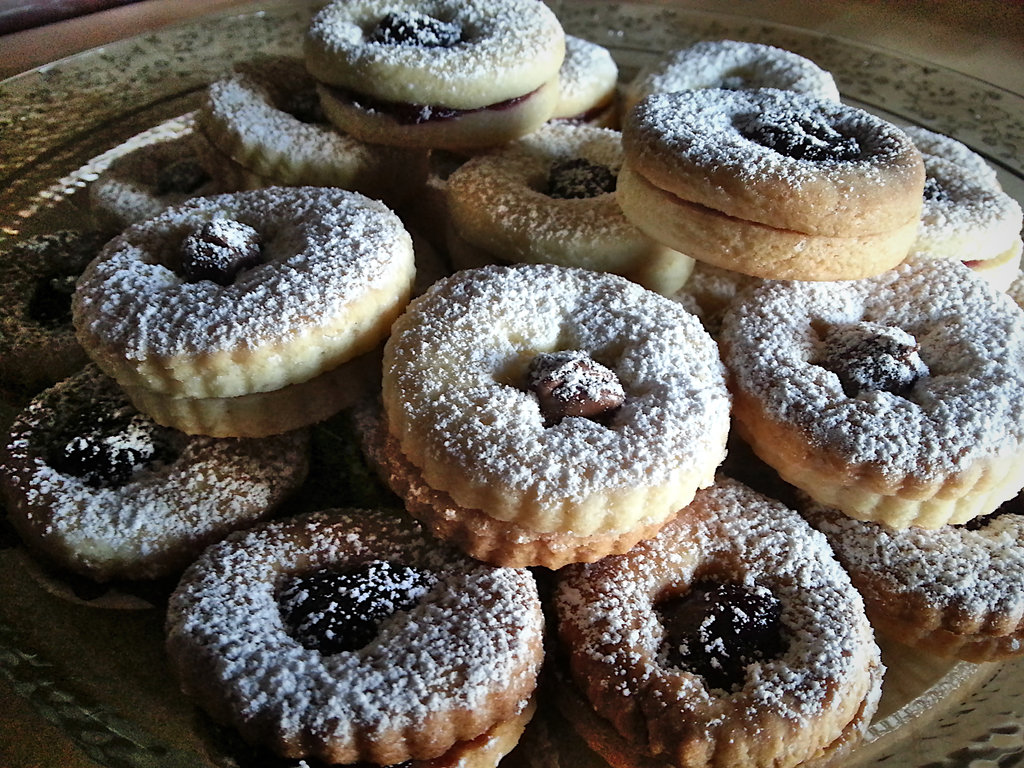Canestrelli con marmellata di visciole